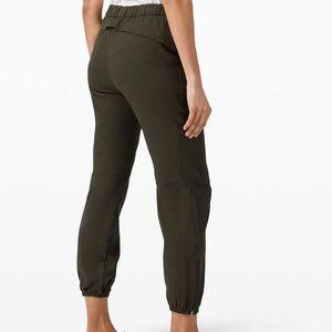 Lululemon Essential Affinity Mid Rise Jogger